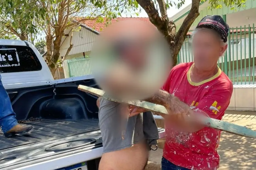Homem com madeira atravessando o pescoço é operado em Umuarama