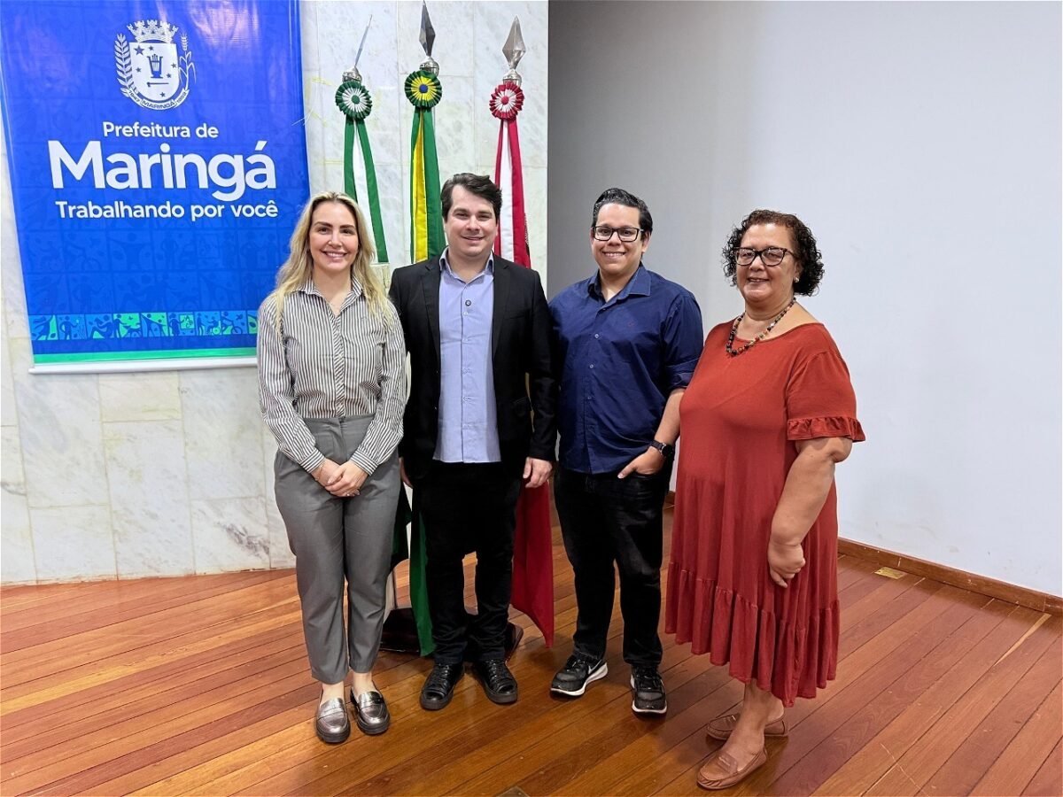AOCP na mesa diretora do Comas