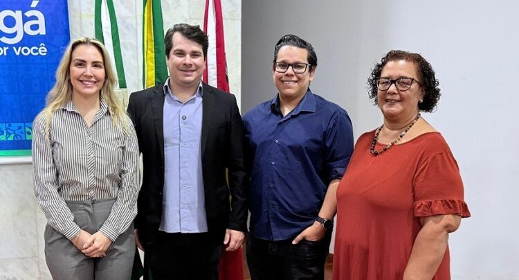 AOCP na mesa diretora do Comas