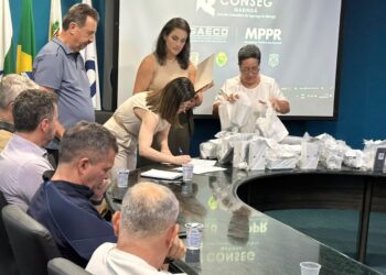 Conseg repassa 100 aparelhos de celulares para instituições da área de segurança pública