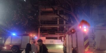 Fogo em prédio em construção na Rua Tietê onde outro incêndio destruiu uma casa e matou três pessoas