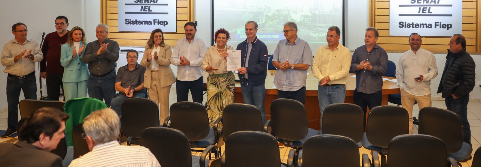 Secretaria do Planejamento do Paraná promove palestre sobre práticas de governança e gestão pública para prefeitos da Amusep