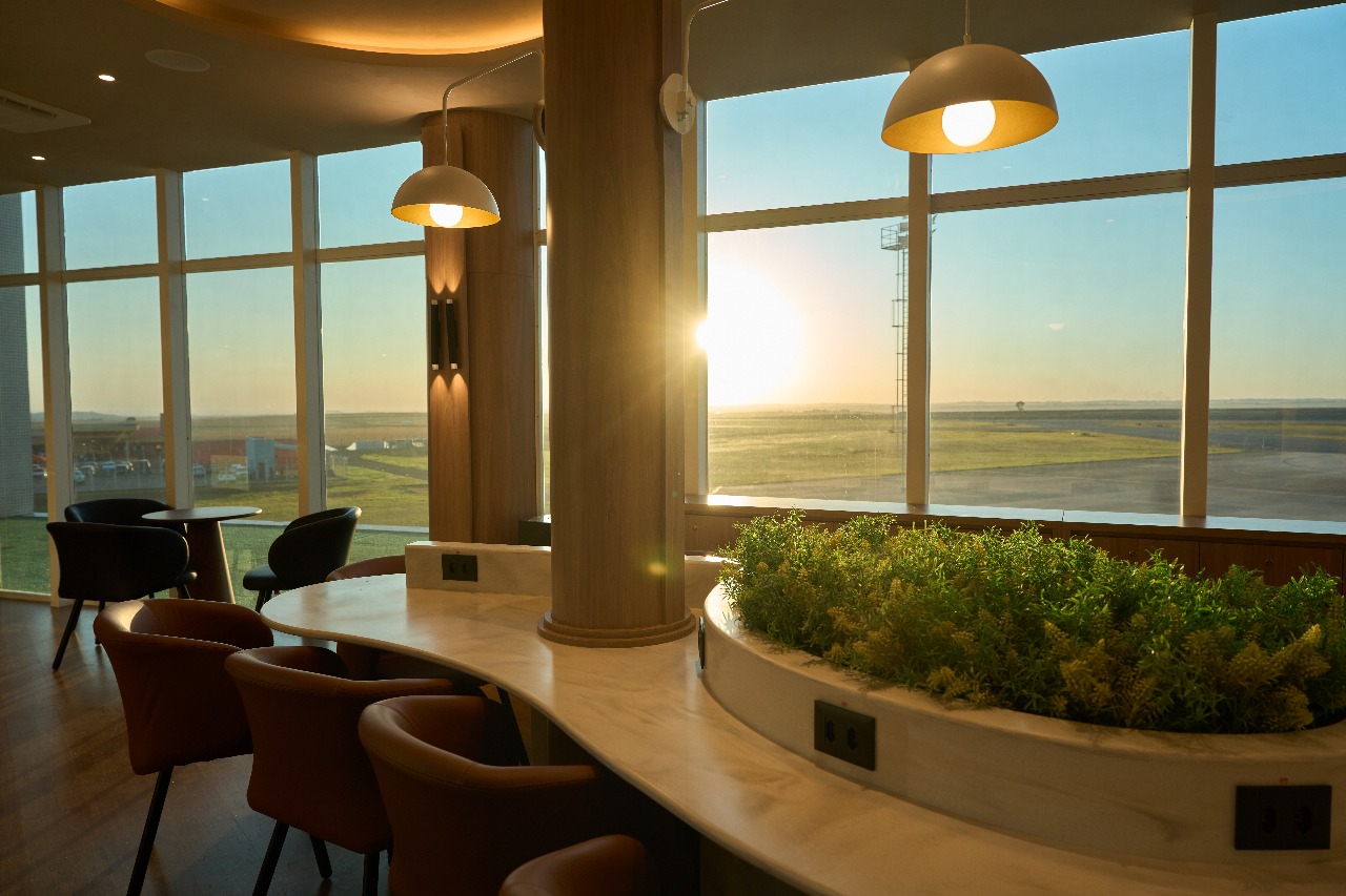W Café Louge instala sala VIP no aeroporto de Maringá