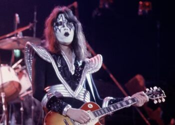 Ace Frehley foi um dos idealizadores da indumentária do Kiss e da pintura dos rostos para as apresentações