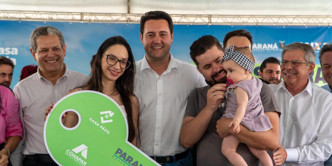 Como resultado da parceria dos governos federal, estadual e prefeitura , mais 366 famílias realizaram o sonho da casa própria