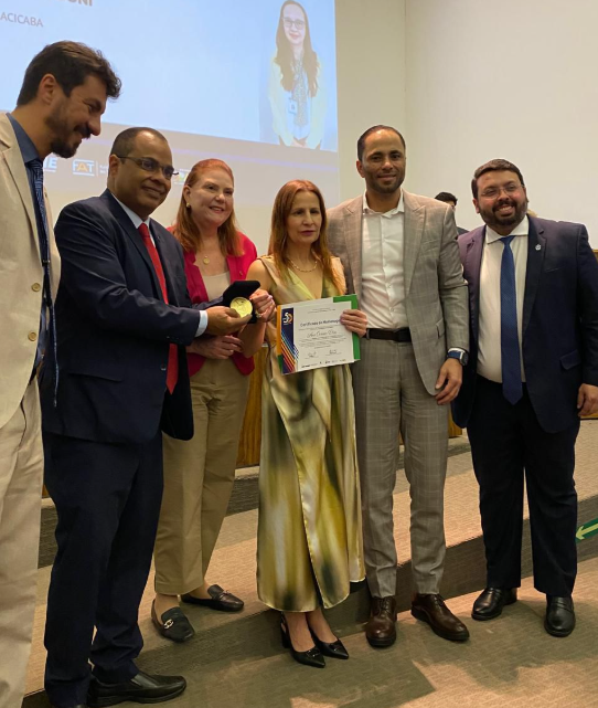 servidora Ana Cármen é homenageada pelo trabalho que faz na Agência do Trabalhador