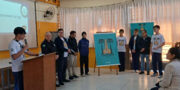 Na cooperativa mir0im Zancooper, em colégio de Sarandi, alunos aprendem sobre tecnologia e trabalho em equipe