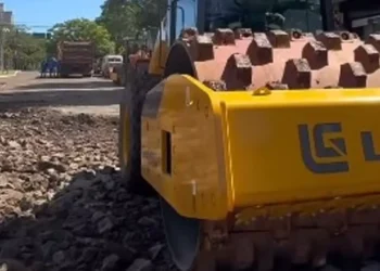 Prefeitura conclui fechamento de cratera aberta no centro de Maringá