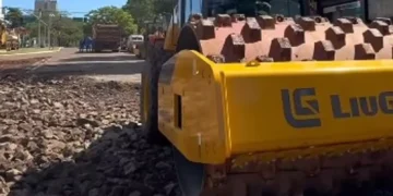 Prefeitura conclui fechamento de cratera aberta no centro de Maringá