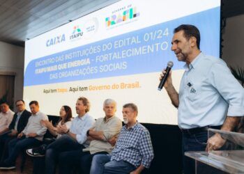 O diretor Enio Verri analisa com as instituições os impactos na sociedade resultantes dos investimentos feitos por Itaipu nas áreas social, ambiental e de estrutura Foto: Itaipu
