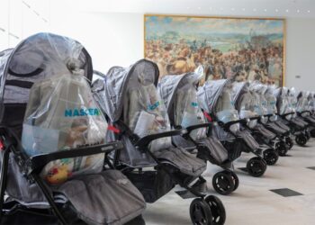 Programa Nascer Bem Paraná vai distribuir 10 mil kits com carrinhos de bebê em mais de 220 municípios