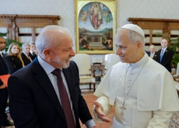 Presidente Lula se reúne com papa Leão XIV, pela primeira vez, no Vaticano