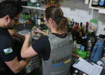 Jovem está internado na UTI em estado grave com suspeita de intoxicação por metanol