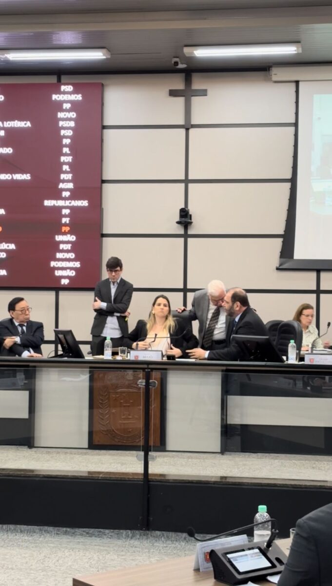 Vereador Mário Verri pede ao Ministério Público a nulidade da sessão de quinta-feira
