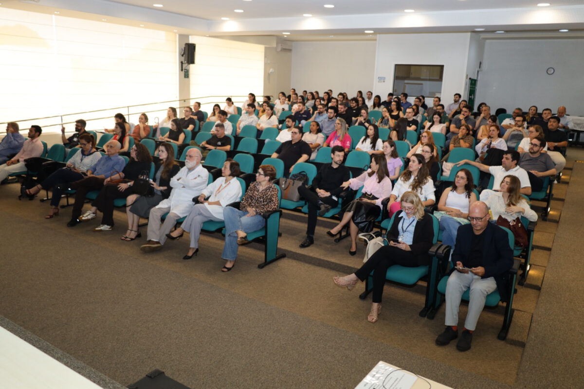O curso de Reumatologia deve treinar cerca de 130 médicos que atuam na Atenção Básica nas cidades da região de Maringá