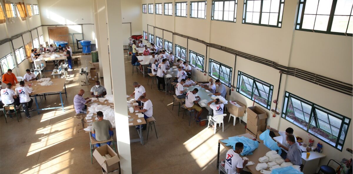 Em 10 anos, o Paraná triplica o número de presos trabalhando