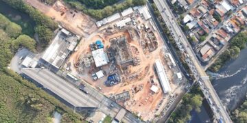 Foto aérea tirada por drone em 23 de outubro de 2025 mostra a usina Waste-to-Energy a partir da incineração de resíduos em Barueri, no estado de São Paulo, Brasil. (SEPCO1/Xinhua)