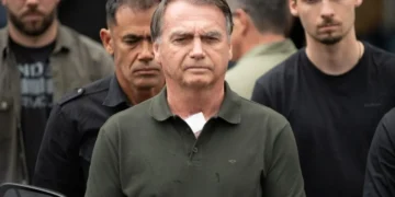 Bolsonaro é preso a pedido da Polícia Federal