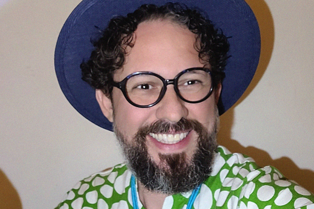 Furlan é graduado em Pedagogia pela Universidade Estadual de Maringá (UEM). Atuou em mais de vinte espetáculos como manipulador de bonecos e contador de histórias (Crédito: Divulgação)