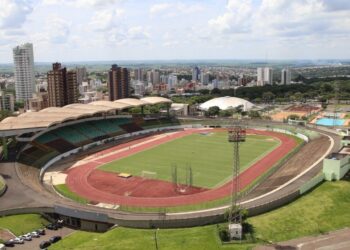 Estádio Willie Davids, que vai acomodar jogos do Maringá FC e Galo Maringá, não terá jogos na largada do Estadual 2026. Foto: Divulgação/PMM