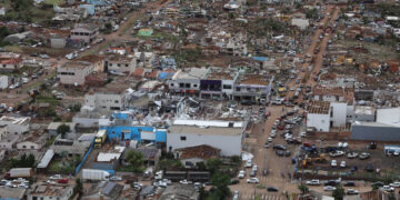 Ratinho Júnior anuncia força-tarefa para a reconstrução das casas destruídas pelo tornado em Rio Bonito do Iguaçu