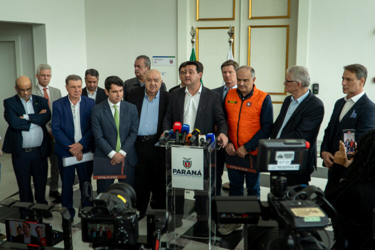 Governador Carlos Massa Ratinho Junior autorizou nesta segunda-feira, 3 novembro, o repasse de R$ 50 milhões do Tesouro Estadual ao Fundo Estadual para Calamidades Públicas (Fecap) -Crédito: Felipe Henschel/AEN