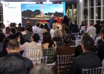 InovaLoja movimenta o comércio com capacitação, oferta de empregos e estúdio de vidro para lives de vendas