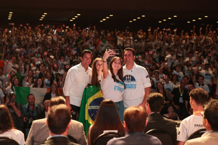 Ganhando o Mundo 2026 terá 2 mil estudantes fazendo intercâmbio em países de língua inglesa