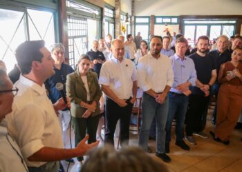 Ratinho é homenageado pela SRM por liberar R$ 25 milhões para revitalização do Pavilhão Azul