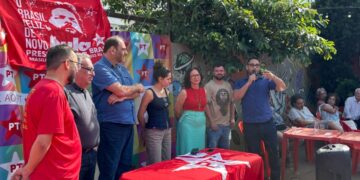 Jornalista Victor Simião se filia ao PT de Maringá