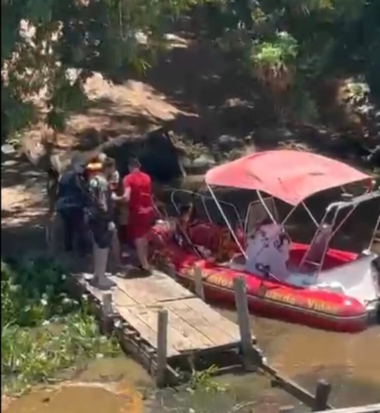 Barco vira e família passa mais de 20 horas à deriva no Rio Paraná