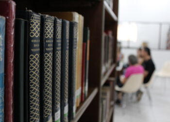 Encontros do Clube de Leitura Maringá ocorrem na Biblioteca Centro (Crédito: Arquivo/Cristiano Martinez)