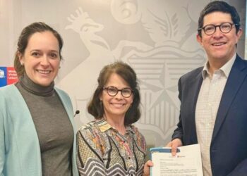 Presidente do Ipplam, arquiteta Tania Galvão Verri, com o professor Diego Aulestia, da Cepal