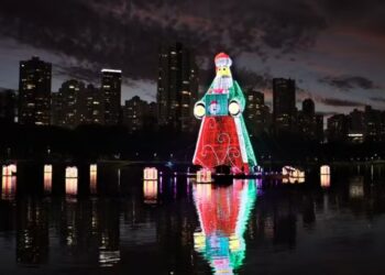 Maior Papai Noel do Mundo é de Londrina e tem 27 metros de altura