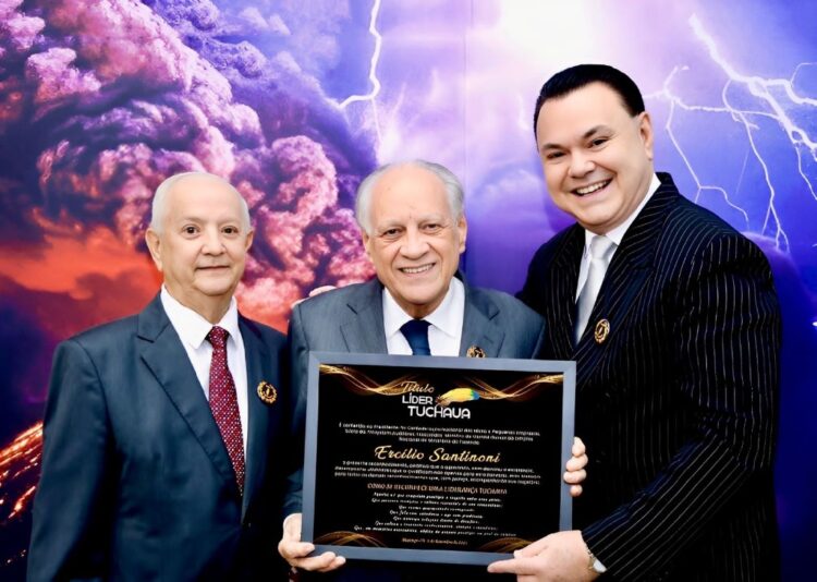 Ercílio Santinoni recebe homenagem como líder tuchaua