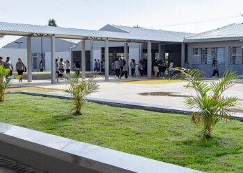 Diretores eleitos de escolas estaduais assumem