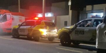 homem ateia fogo na mulher e tenta incendiar a casa