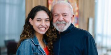 Ana Julia aceita o desafio do presidente Lula e será candidatura a deputada federal