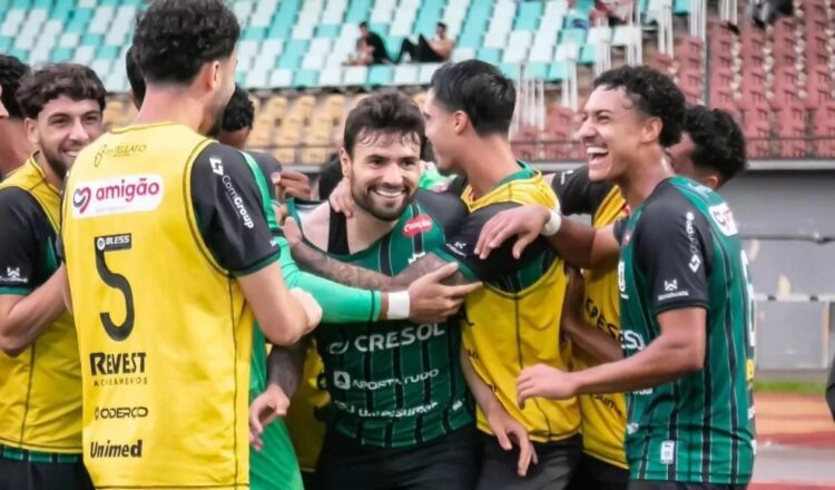 Fernando Teramatsu/Maringá FC.