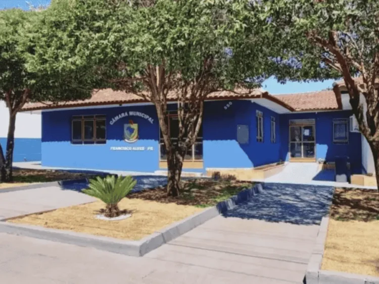 Sete dos nove vereadores de Francisco Alves têm mandato cassado pela Justiça