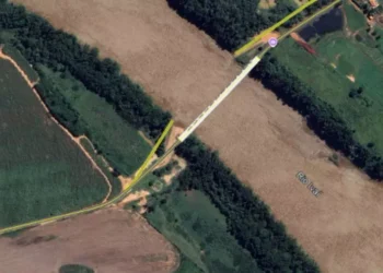 Ulisses Maia entrega projetos para construção de ponte no Rio Ivaí, entre Guaporema e Mirador