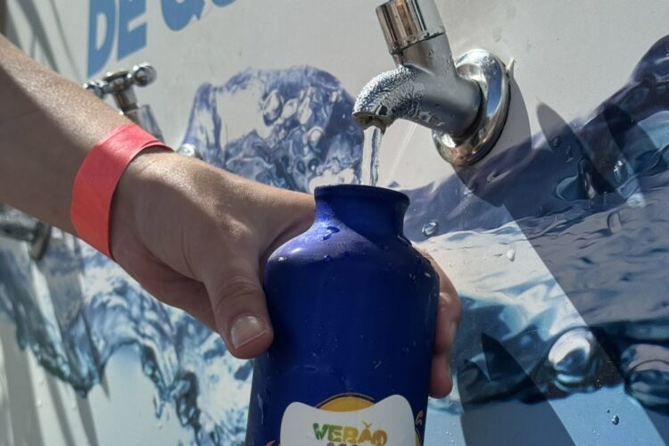 Cuidados com a hidratação e alimentação ajudam durante o carnaval