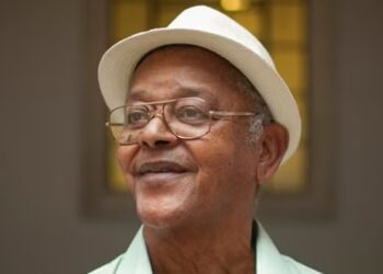 Morre o compositor Idevval Anselmo, referência em samba-enredo