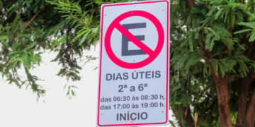 Avenida Duque de Caxias volta a ter terceira faixa nos horários de pico