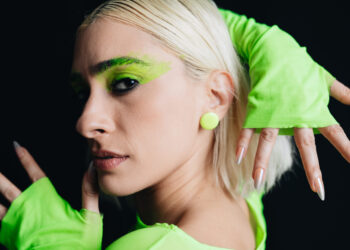 Juliana Linhares é cantora, compositora, atriz e diretora potiguar (Crédito: Divulgação)