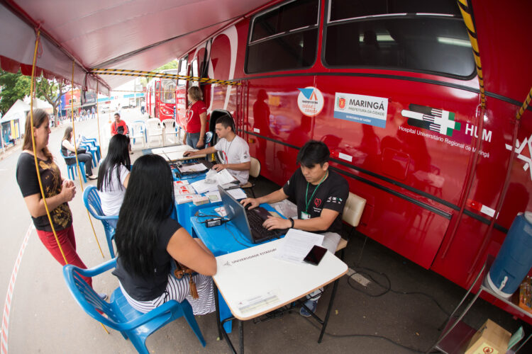 Qualquer pessoa pode contribuir com a manutenção do estoque de sangue do Hemocentro de Maringá Foto: UEM