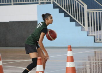 Jogadora da ADRM Maringá treina na Arcom (Crédito: Arquivo/Cristiano Martinez)