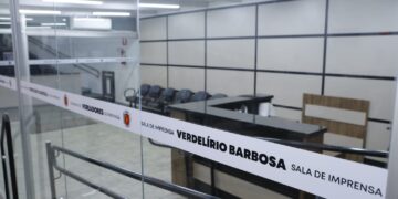 Veteranos do Jornalismo de Maringá são homenageados com o Mérito Comunitário pela Câmara Municipal