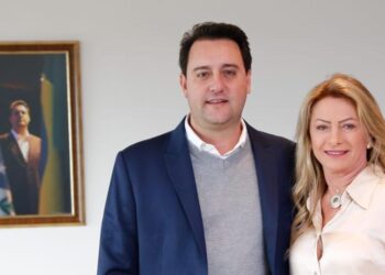 Governador Ratinho Júnior visita Floraí para autorizar o início da recuperação de estradas rurais