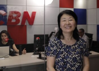 Jornalista Elci Nakamura é homenageada com nome no novo estúdio da CBN Maringá